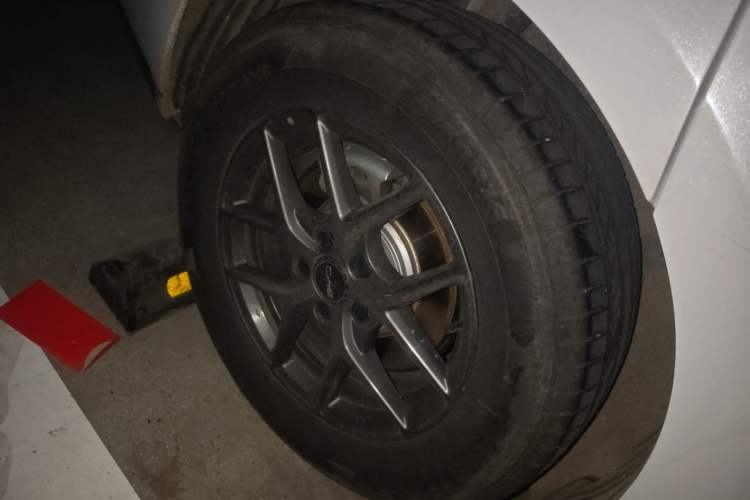 Used BYD Seal 06 New Energy 2024 DM-i 80KM Luxury Model Right Rear Wheel Hub