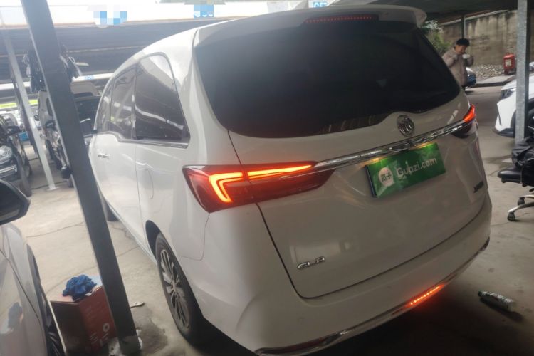 Used Buick GL8 2023 Facelifted Land Cruiser Executive Luxury Version
