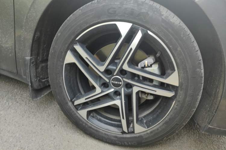 Used Roewe D7 2023 DMH 125km Excellence Edition
