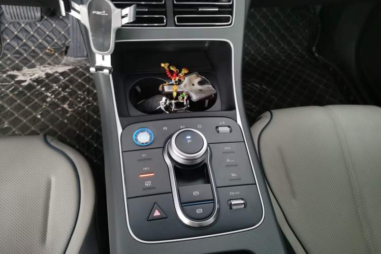 Used BYD Destroyer 05 2024 HONOR Edition DM-i 55KM Luxury Model Gear Lever