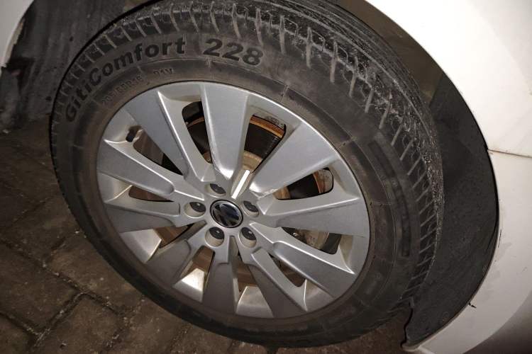 Used Volkswagen Lavida 2013 Restyled Classic 1.6L Manual Comfort Edition
