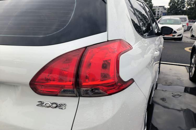 Used Peugeot 2008 2014 1.6L Manual Fashion Edition