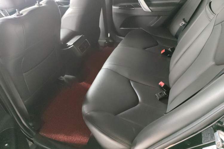 Used CHANGAN Raeton 2014 1.8T Automatic Prestige Anniversary Edition China V Standard Left Rear Seat