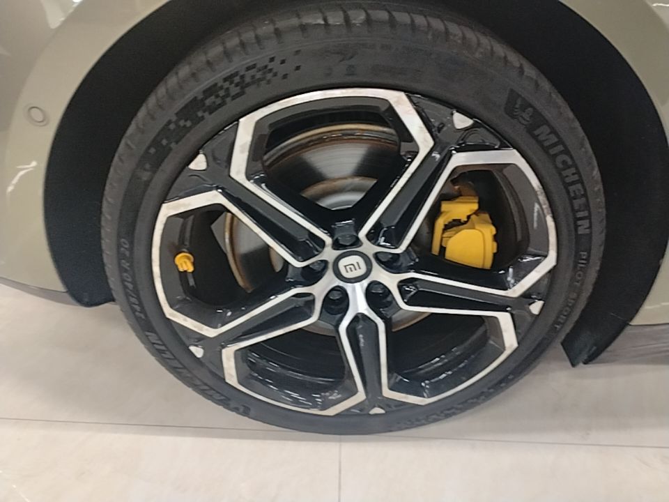 Xiaomi Auto SU7 2024 Rear-Drive Ultra-Long Range Advanced Pro-Level Intelligent Driving Version — снимка 11