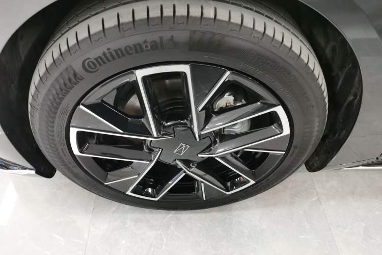 Used Avatr 06 2025 Max All-Electric Version