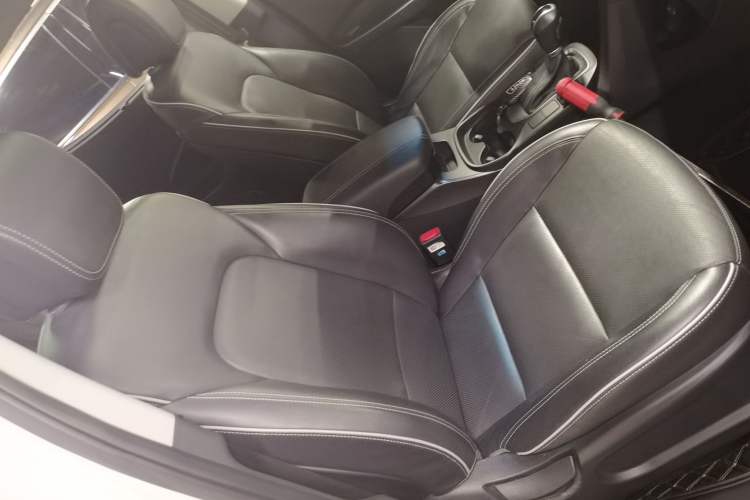 Used Hyundai Santa Fe 2017 2.0T Automatic Two-Wheel Drive Smart Version 7 Seats Right Front Seat