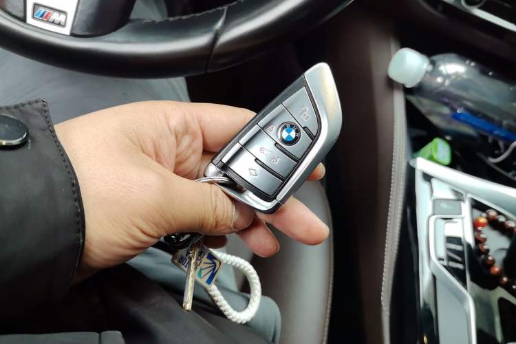 Used BMW 5 Series 2019 525Li M Sport Package Vehicle Key