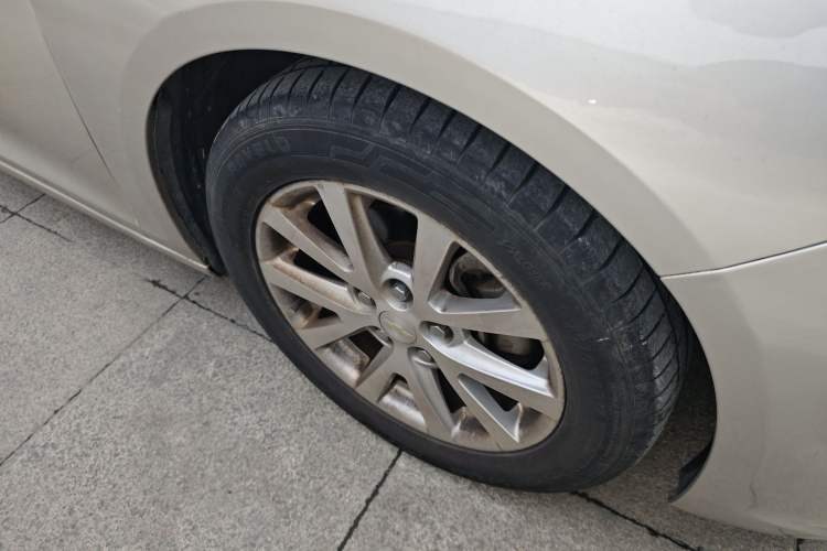 Used Chevrolet Malibu 2014 2.0L Automatic Luxury Edition Right Front Wheel Hub