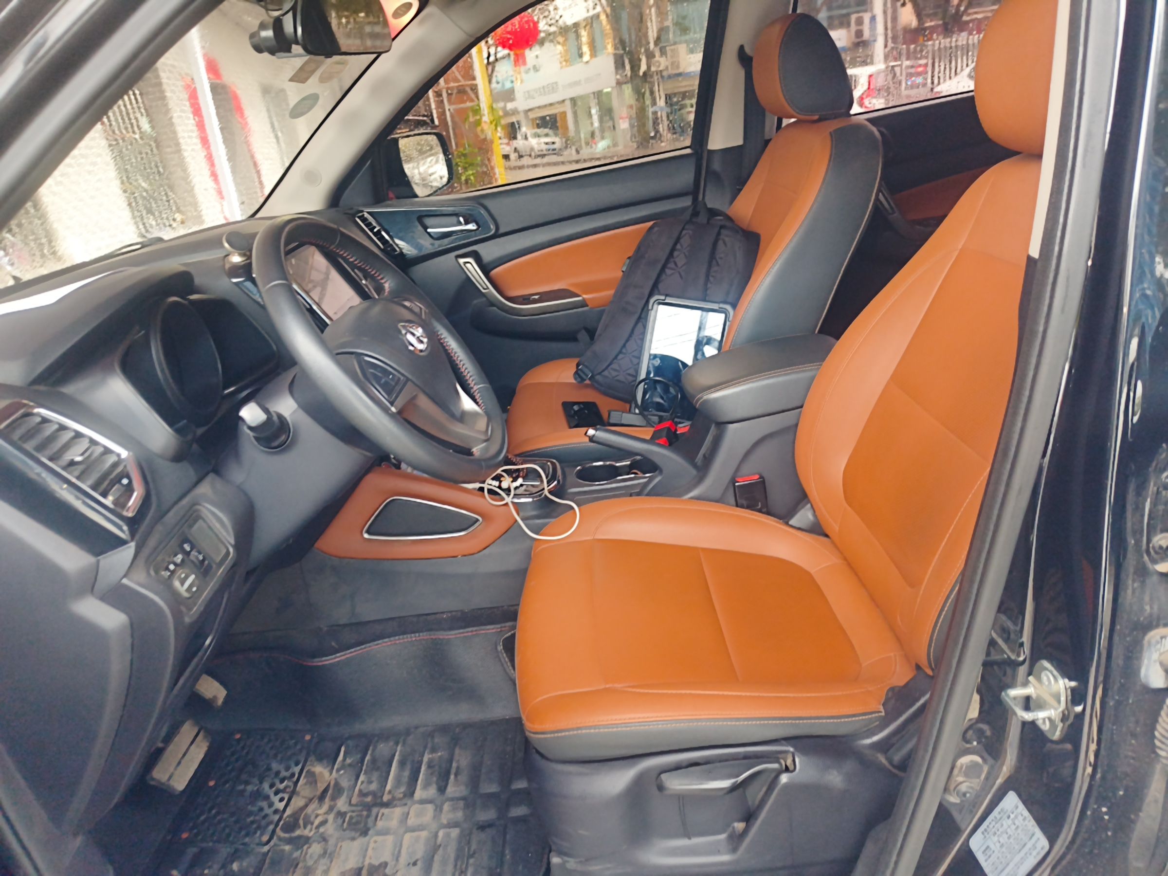 Переднее сиденье в автомобиле