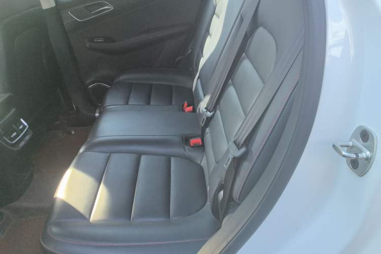 Used MG Pilot 2021 300TGI Automatic Two-Wheel Drive Fuel-Efficient Luxury Edition