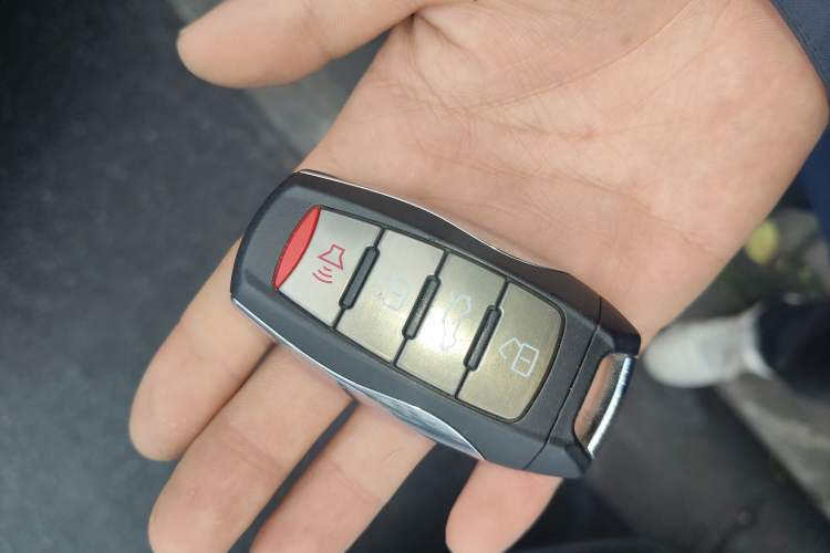 Used Haval H7 2016 Blue-Label H7 2.0T Automatic Luxury Model Vehicle Key