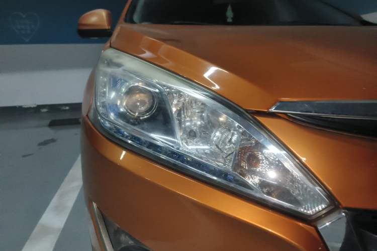 Used Luxgen U6 SUV 2014 1.8T Fashion Edition Right Front Headlight