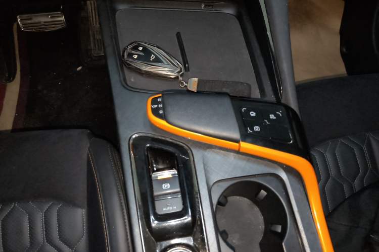 Used CHANGAN UNI-T 2022 1.5T Sport Edition Premium Version Gear Lever