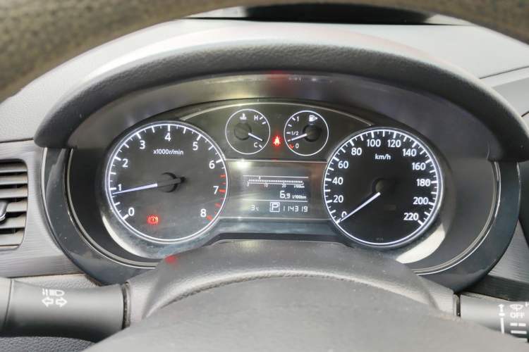 Used Nissan Tiida 2014 1.6L CVT Smart Model
