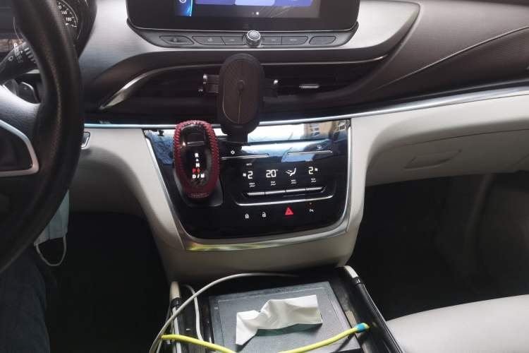 Used Buick GL8 2023 Land Executive Class Comfort Model