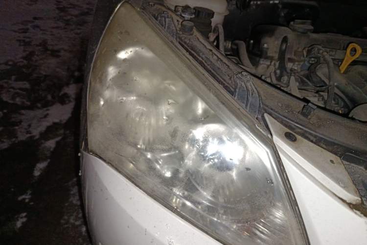 Used Hyundai Celesta 2010 1.6L MT GLS Right Front Headlight