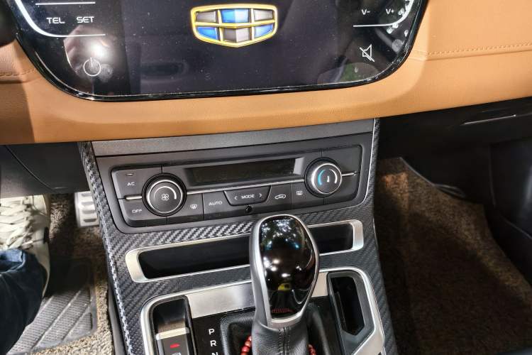 Used Geely Auto Vision S1 2018 1.4T CVT FENGXING Model Audio And AC Panel