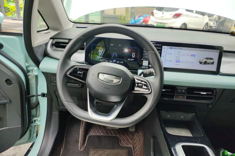 Used Geometry E Firefly 2024 301km Starlight Steering Wheel