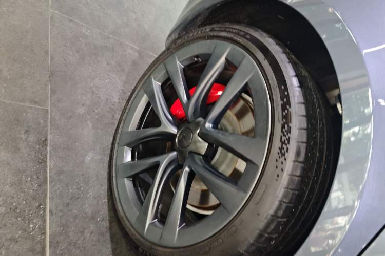 Used Tesla Model S 2023 Three-Motor All-Wheel-Drive Plaid Version Exterior 5