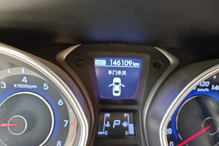 Used Hyundai Elantra (5th Generation / Langdong) 2015 1.6L Automatic Luxury Model Odometer Close Up