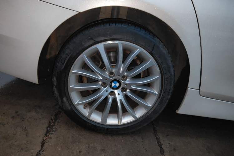 Used BMW 5 Series 2014 525Li Luxury Design Package
