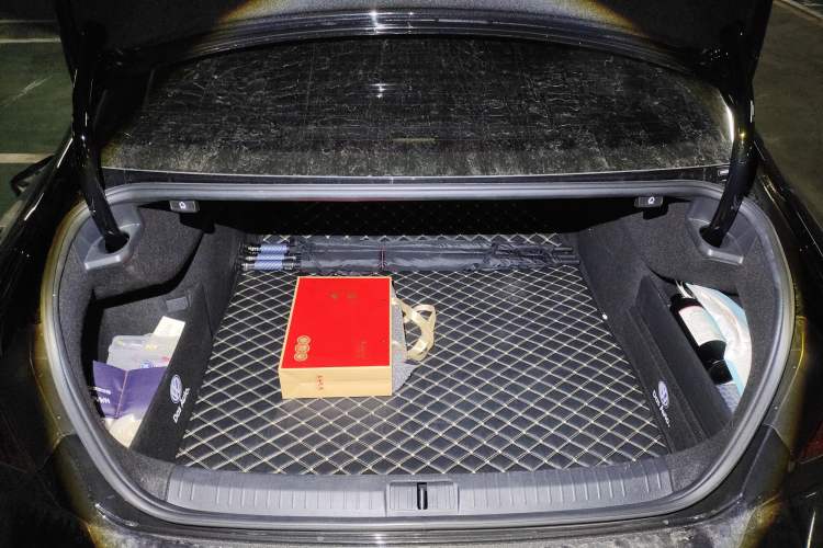 Used Volkswagen Magotan 2023 2 Million Units Commemorative Edition 330TSI DSG Luxury Version