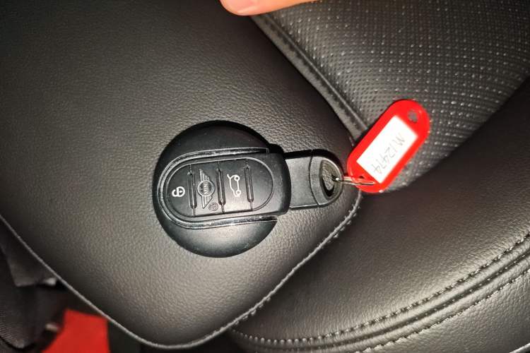 Used MINI MINI 2019 1.5T COOPER Artist