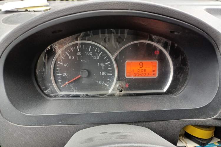 Used BAIC Weiwang 306 2011 1.3L base model 7 seats
