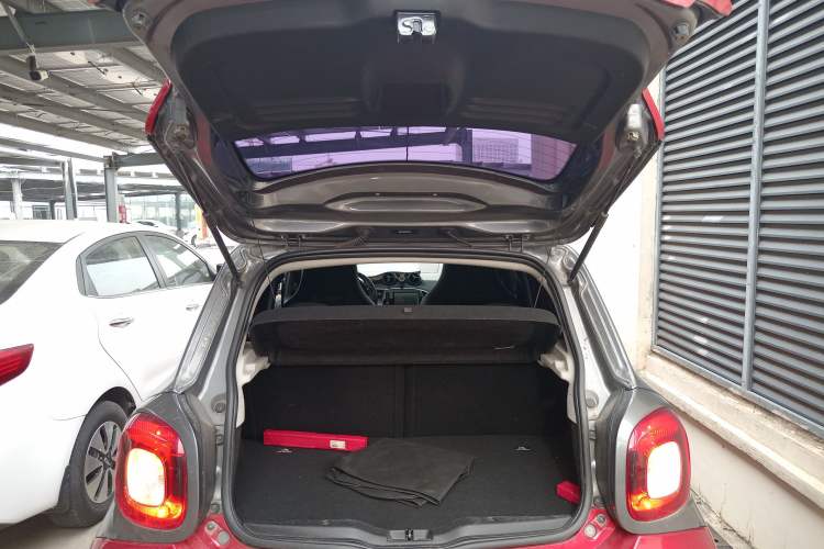 Used smart forfour 2016 0.9T 66 kW Pioneer Edition