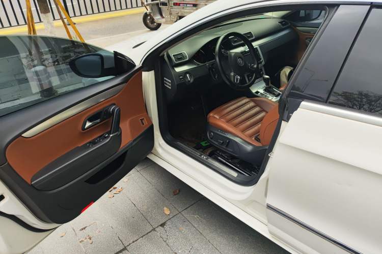 Used Volkswagen FAW-Volkswagen CC 2012 2.0 TSI Luxury Model Driver Seat