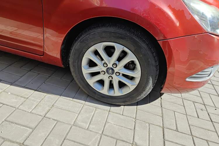 Used Ford Focus 2013 Hatchback Classic 1.8L Automatic Base Model
