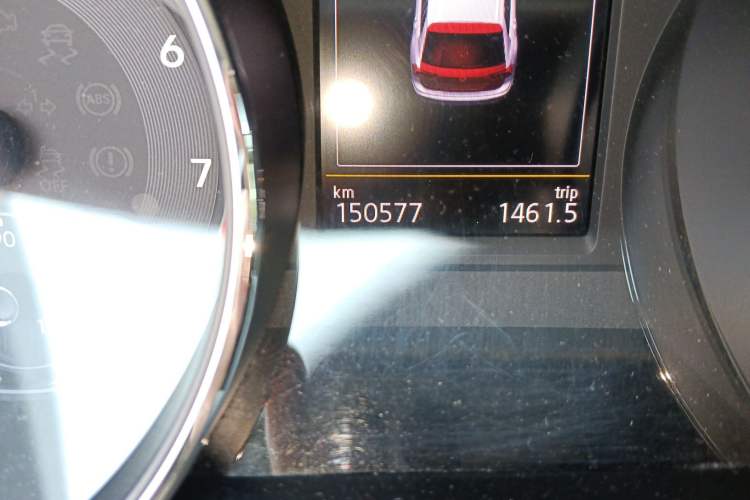 Used Volkswagen Tiguan L 2019 330TSI Automatic Two-Wheel Drive Panoramic Comfort Edition China VI Standard Odometer Close Up