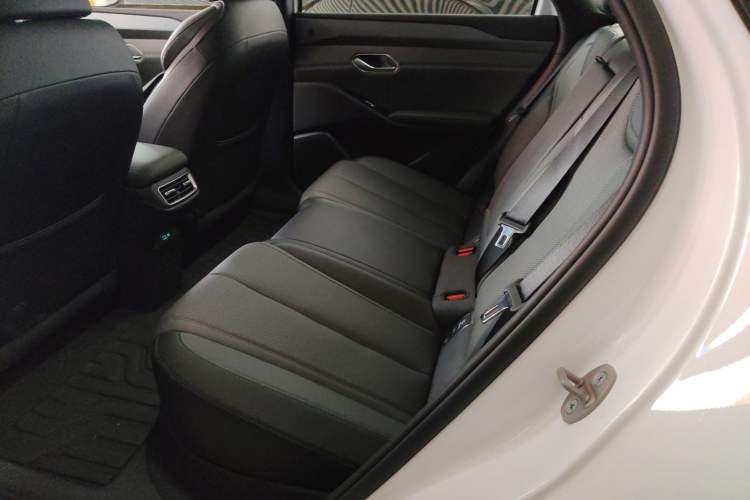 Used BYD Qin L 2025 EV 545KM Beyond Version Left Rear Seat