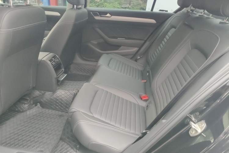 Used Volkswagen Magotan 2023 2 Million Units Limited-Edition 280TSI DSG Comfort Version Left Rear Seat