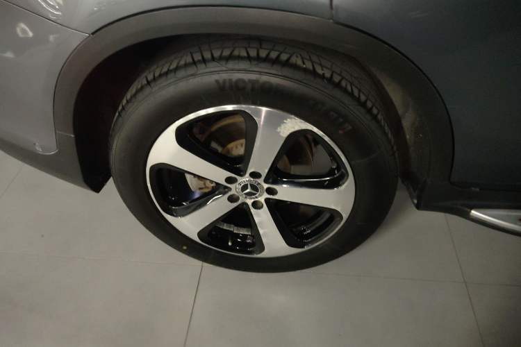 Used Mercedes-Benz GLC 2019 Facelift GLC 260 L 4MATIC Luxury Model Right Rear Wheel Hub