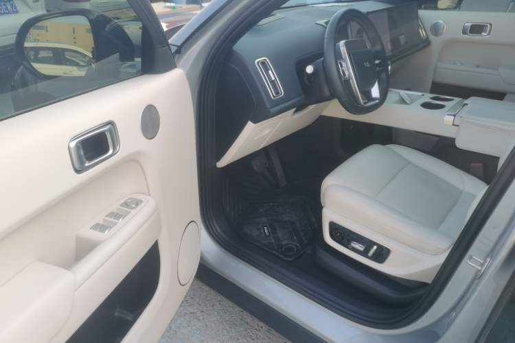 Used Li Auto L8 2023 Pro Model