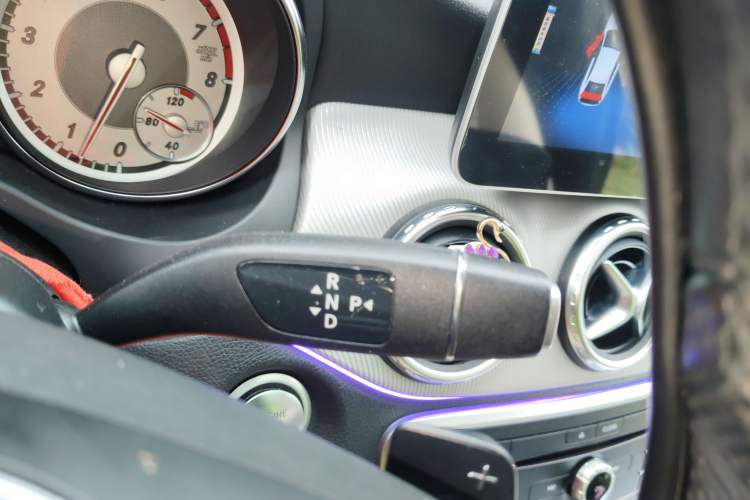 Used Mercedes-Benz GLA 2016 GLA 200 Fashion Model Gear Lever