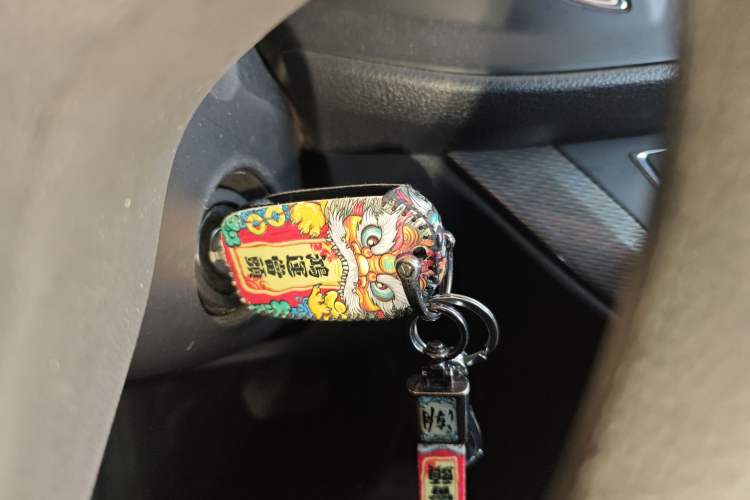 Used Roewe 360 2015 1.5L Automatic Luxury Edition Interior 1