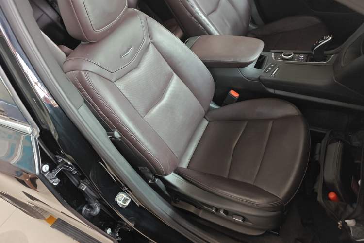 Used Cadillac XT6 2021 2.0T Six-Seater Four-Wheel-Drive Luxury Version