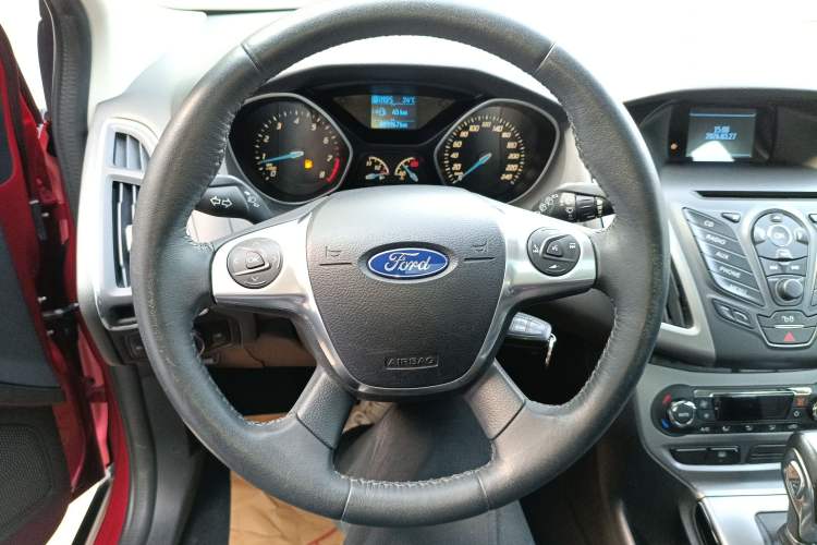 Used Ford Focus 2012 Hatchback 1.6L Automatic Fashion Edition
