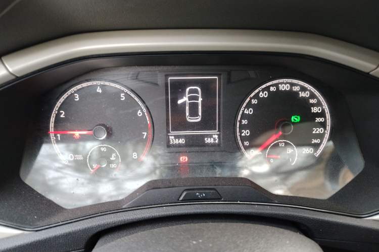 Used Volkswagen T-ROC 2018 230TSI DSG Two-Wheel Drive Fashion Edition China V Standard