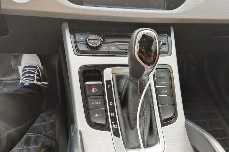 Used Geely Auto Emgrand X7 Sport 2016 1.8TD Automatic ZhiZun Version Gear Lever