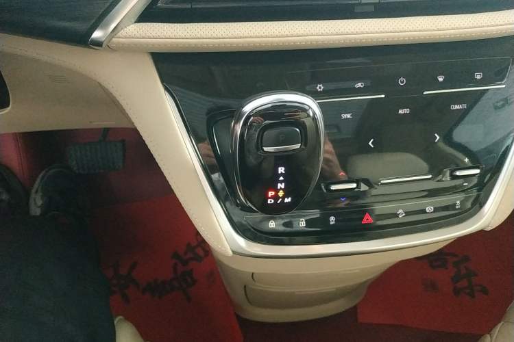 Used Buick GL8 2023 ES Lu Zun Deluxe Model
