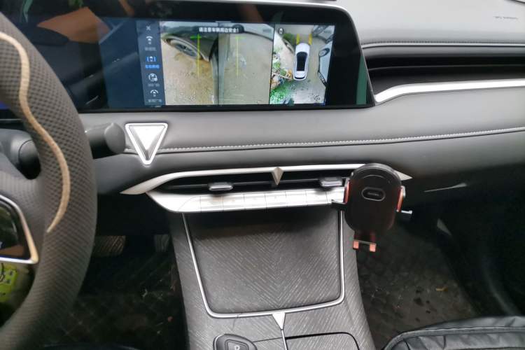 Used Venucia V 2023 260T Idol Edition Pro Audio And AC Panel