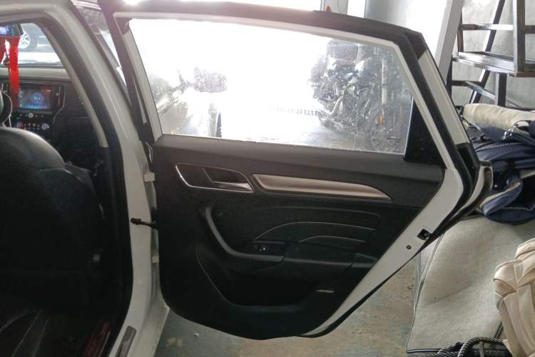 Used Roewe i6 2017 20T Automatic Flagship Edition
