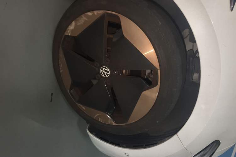 Used Volkswagen ID.3 2022 Pro Smart Edition Right Front Wheel Hub