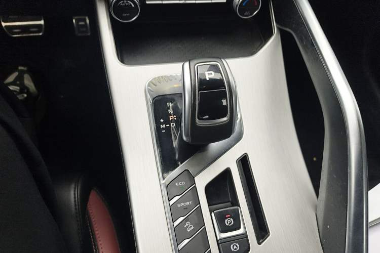 Used Geely Auto Coolray 2020 PRO 260T DCT Light Knight BSG