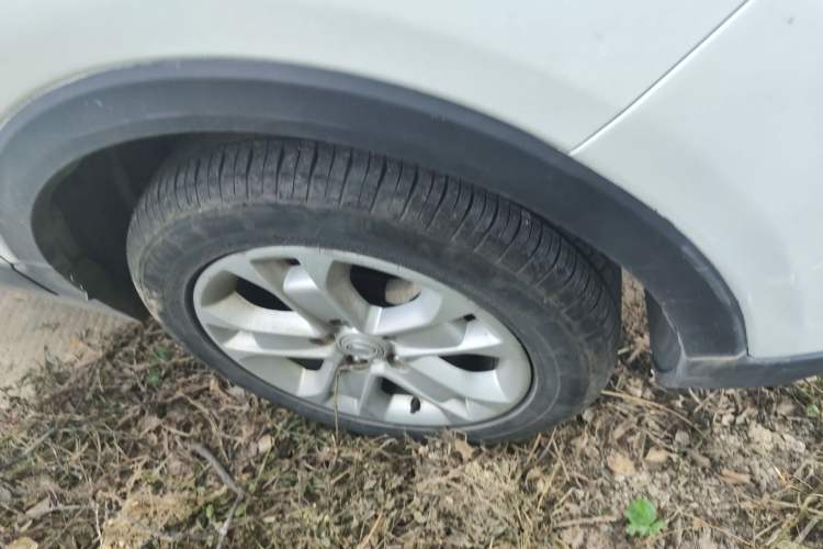 Used CHANGAN CS15 2016 1.5L Manual Fashion Edition Right Front Wheel Hub