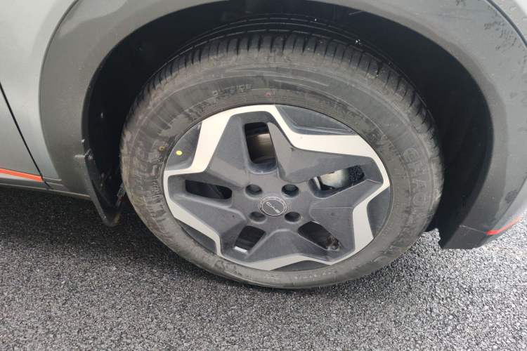 Used BYD Dolphin 2021 405 km Fashion Edition Right Front Wheel Hub