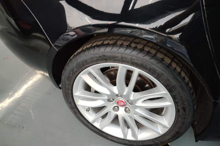 Used Jaguar XFL 2020 XFL 2.0T P200 Two-Wheel-Drive Rally Flag Edition
